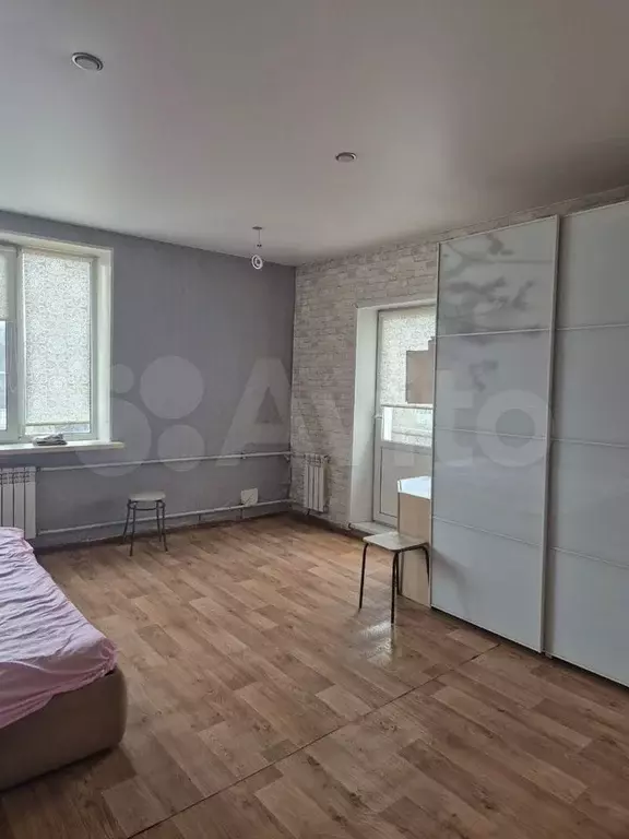 Комната 22 м в 4-к., 4/4 эт. - Фото 1