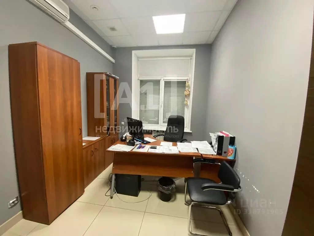 Офис в Челябинская область, Челябинск ул. Курчатова, 8 (265 м) - Фото 0