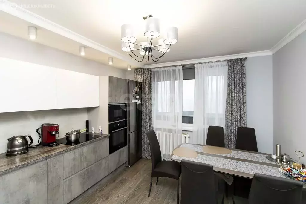 3-комнатная квартира: Тюмень, улица 50 лет Октября, 80 (97 м) - Фото 2