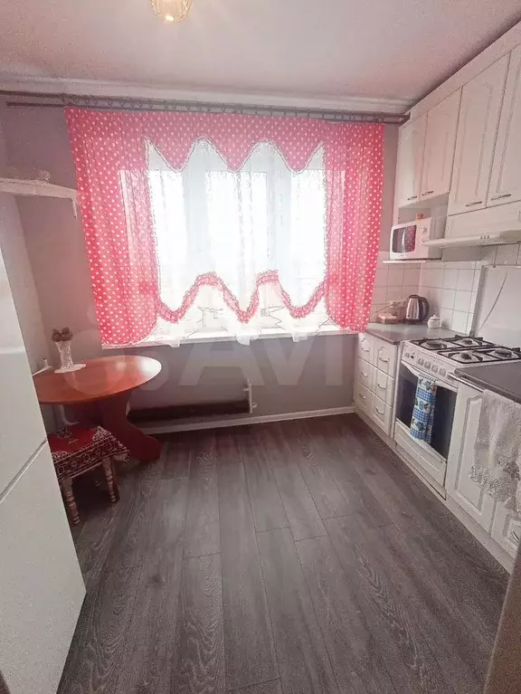 2-к. квартира, 55 м, 5/5 эт. - Фото 0