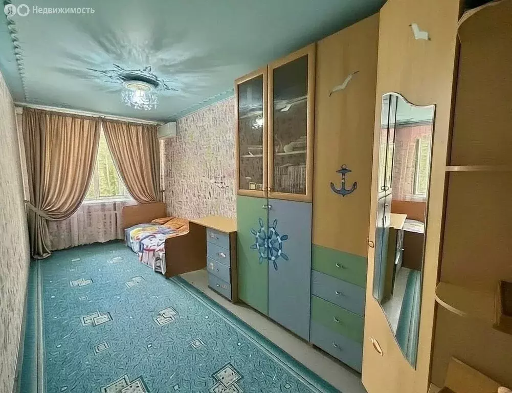 3-комнатная квартира: Астрахань, улица Николая Ветошникова, 56 (57 м) - Фото 1