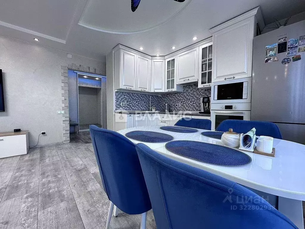 3-к кв. Бурятия, Улан-Удэ ул. Шумяцкого, 12 (66.1 м) - Фото 0