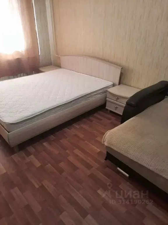 1-к кв. Курская область, Курск просп. Вячеслава Клыкова, 92 (59.0 м) - Фото 1