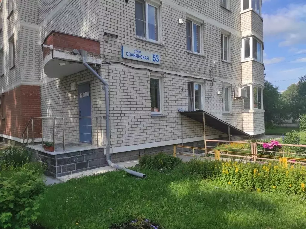 2-к кв. Свердловская область, Екатеринбург ул. Славянская, 53 (54.0 м) - Фото 0