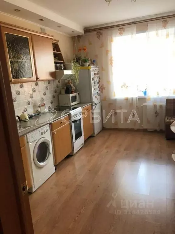 3-к кв. Тюменская область, Тюмень ул. Белинского, 1а (68.7 м) - Фото 0