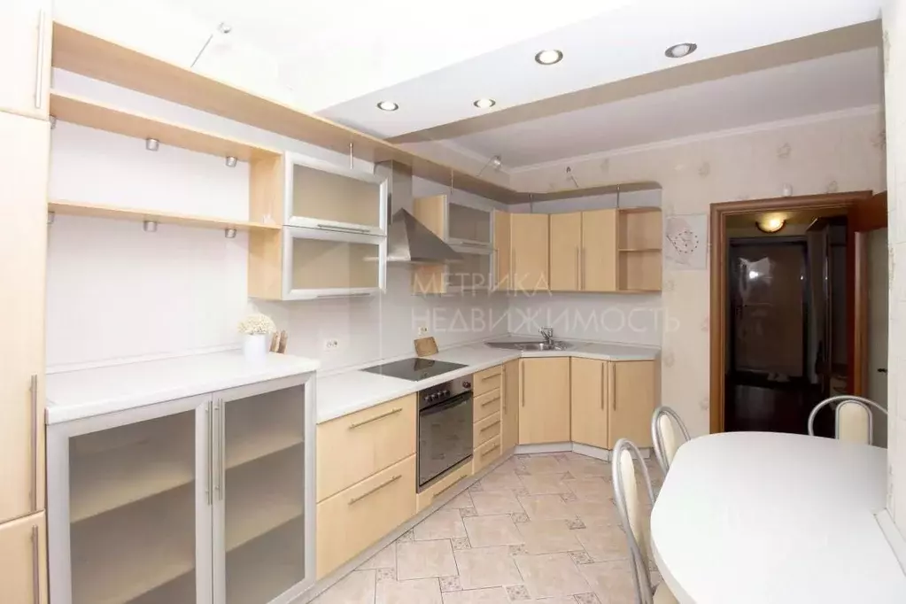 1-к кв. Тюменская область, Тюмень ул. 50 лет Октября, 3к1 (49.0 м) - Фото 1