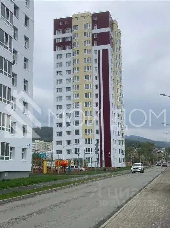 2-к кв. Сахалинская область, Южно-Сахалинск Фабричная ул., 36 (53.0 м) - Фото 0