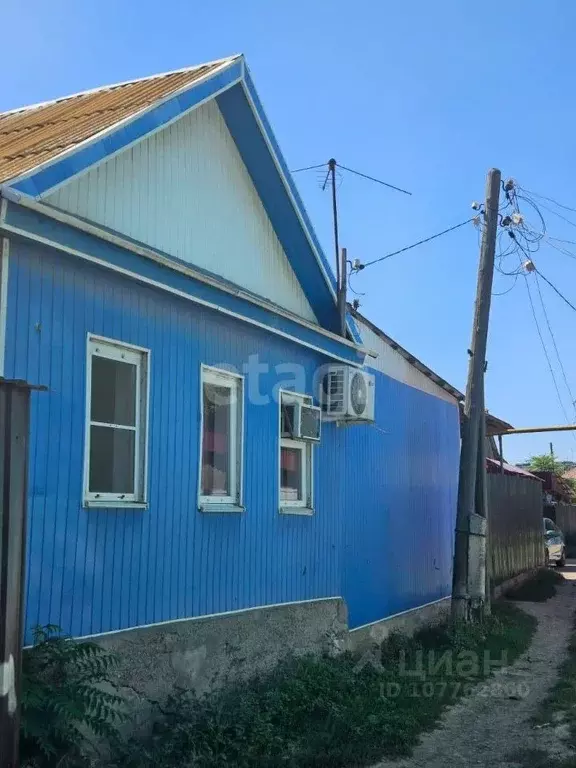 Дом в Астраханская область, Астрахань Калужская ул. (60 м) - Фото 1