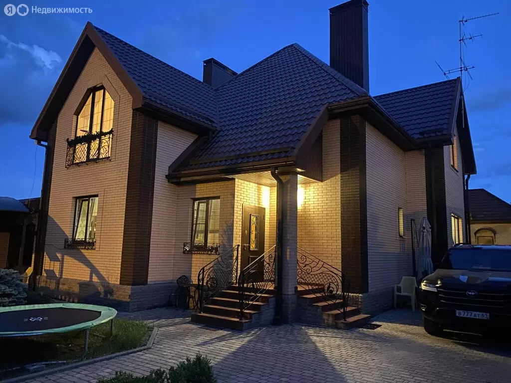 Дом в посёлок Янтарный, Клубничный переулок (211 м) - Фото 1