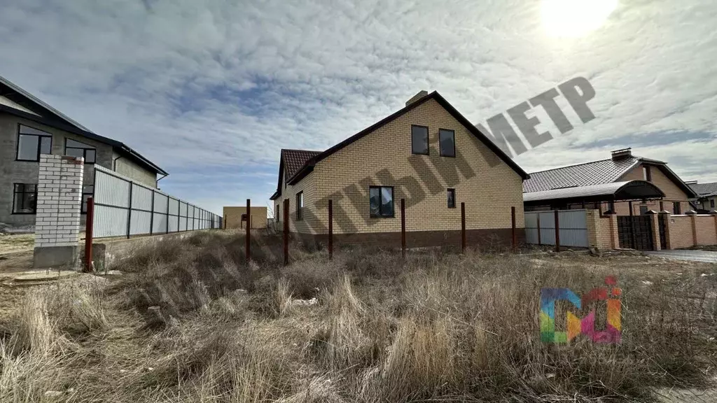 Дом в Калмыкия, Элиста Ипподромная ул., 173 (158 м) - Фото 1