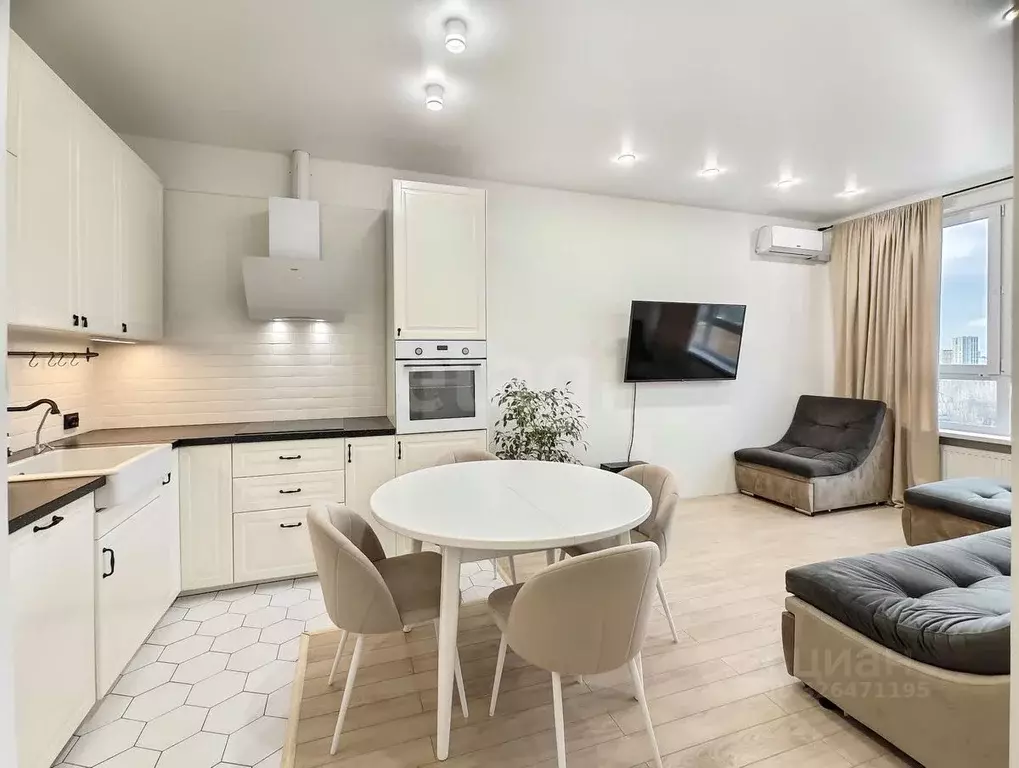 3-к кв. Тюменская область, Тюмень ул. Павла Никольского, 2 (79.4 м) - Фото 1