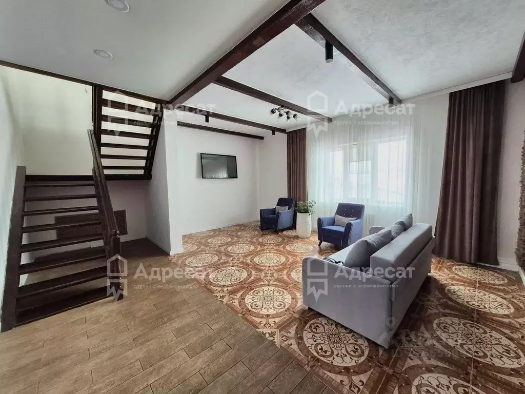 Дом в Волгоградская область, Волгоград Майская ул. (225 м) - Фото 1