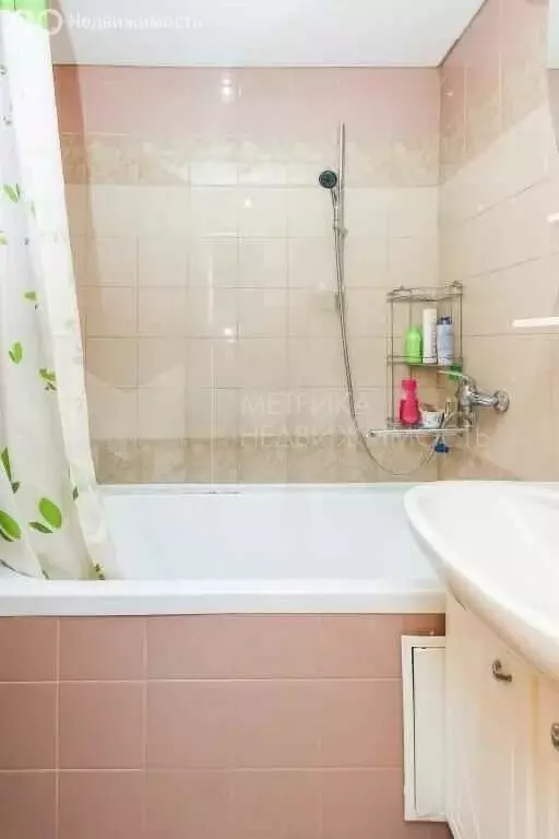 2-комнатная квартира: Тюмень, улица Республики, 164 (55 м) - Фото 0