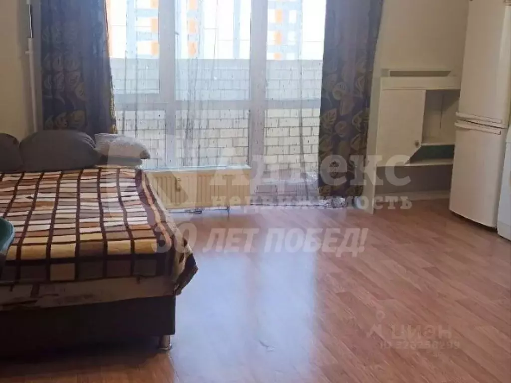 Студия Тюменская область, Тюмень ул. Тимофея Чаркова, 81 (27.6 м) - Фото 1