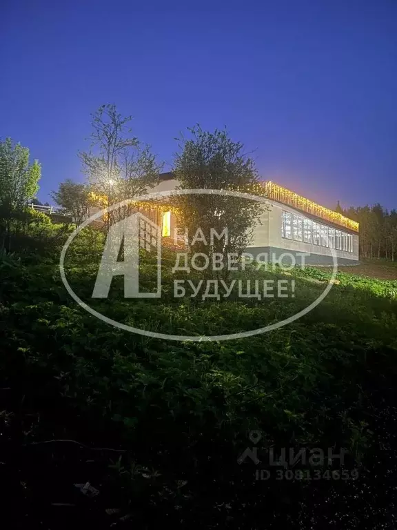 Дом в Пермский край, Губахинский муниципальный округ, Усьва рп ул. ... - Фото 2