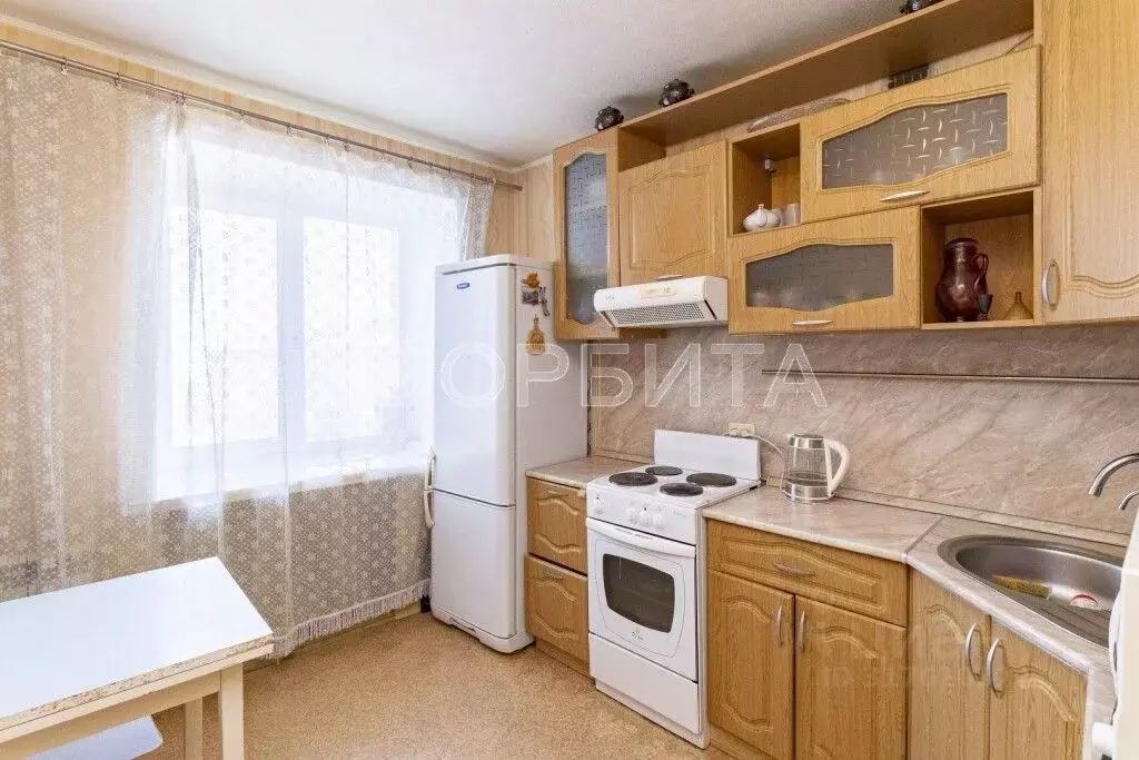 3-к кв. Тюменская область, Тюмень ул. Шиллера, 22 (60.0 м) - Фото 0