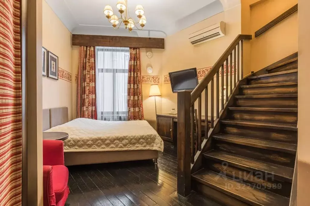 Комната Санкт-Петербург Караванная ул., 2 - Фото 0