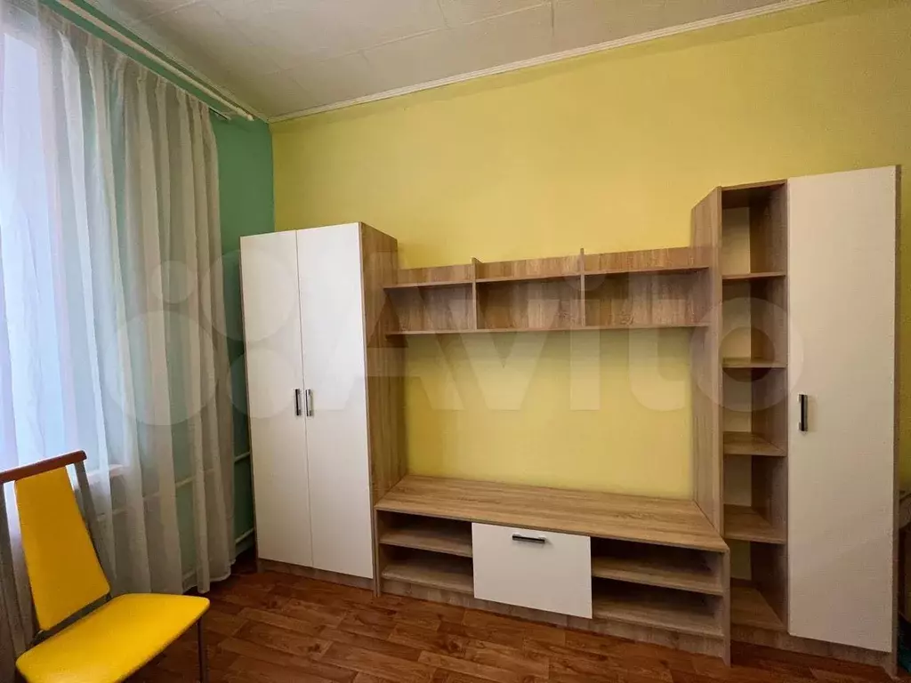 Комната 18 м в 3-к., 4/4 эт. - Фото 1
