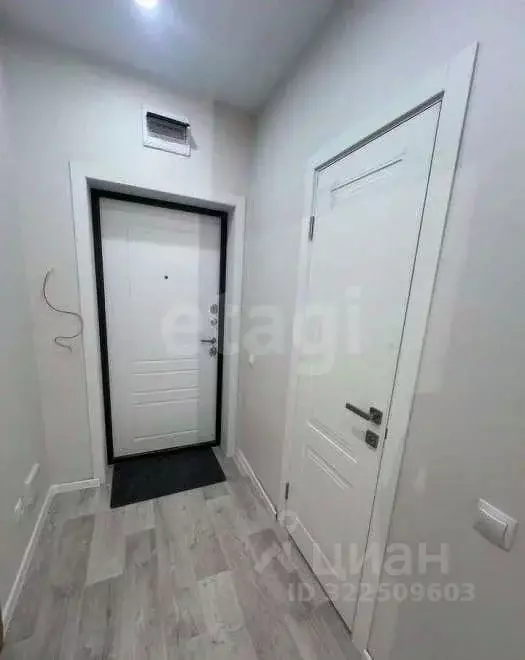 1-к кв. Тюменская область, Тюмень Новгородская ул., 22 (32.0 м) - Фото 1