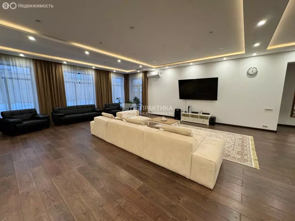 Дом в посёлок городского типа Малаховка, Центральная улица, 6 (329 м) - Фото 1