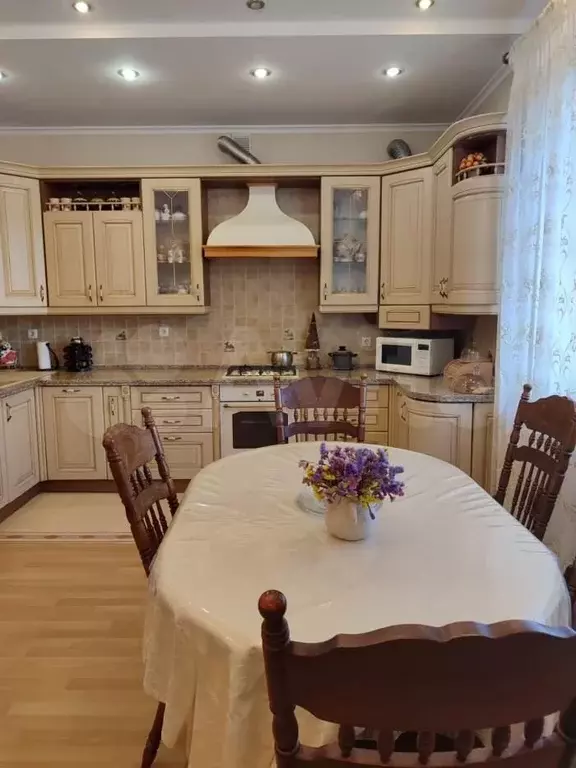 3-к. квартира, 110 м, 2/6 эт. - Фото 1