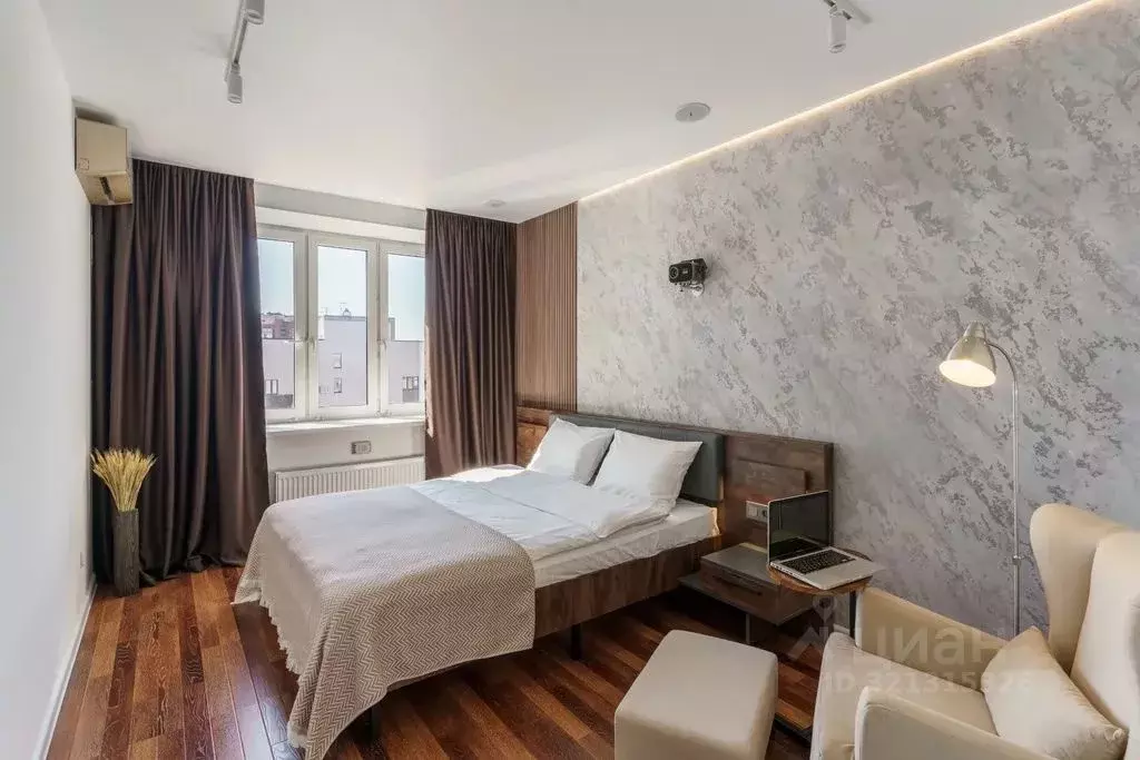 1-к кв. Тюменская область, Тюмень Новгородская ул., 22 (42.0 м) - Фото 1