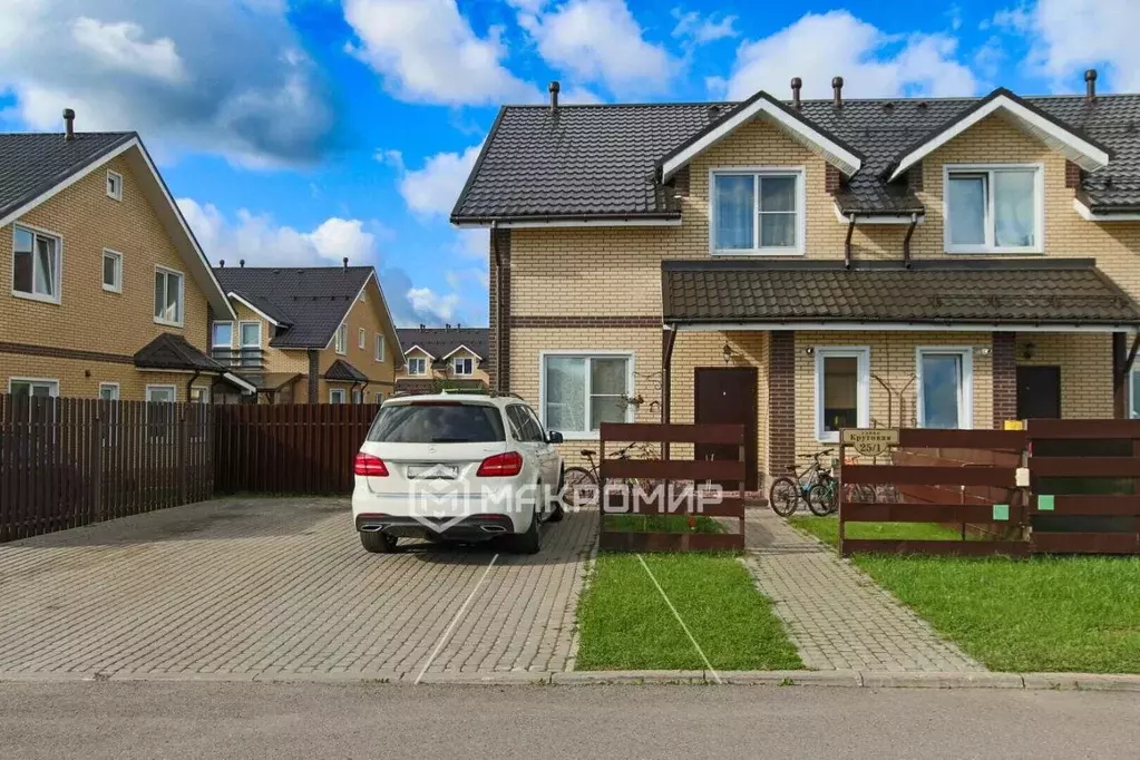 Таунхаус в Ленинградская область, Всеволожский район, Агалатовское ... - Фото 1