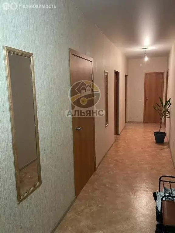 4-комнатная квартира: Новый Уренгой, район Коротчаево, улица ... - Фото 1