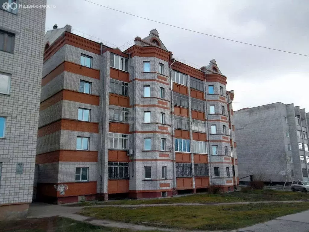 3-комнатная квартира: Новоалтайск, улица Космонавтов, 26А (103 м) - Фото 1
