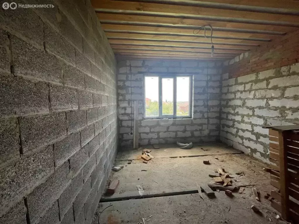 Дом в посёлок Комсомольский, улица Новосёлов (220 м) - Фото 1