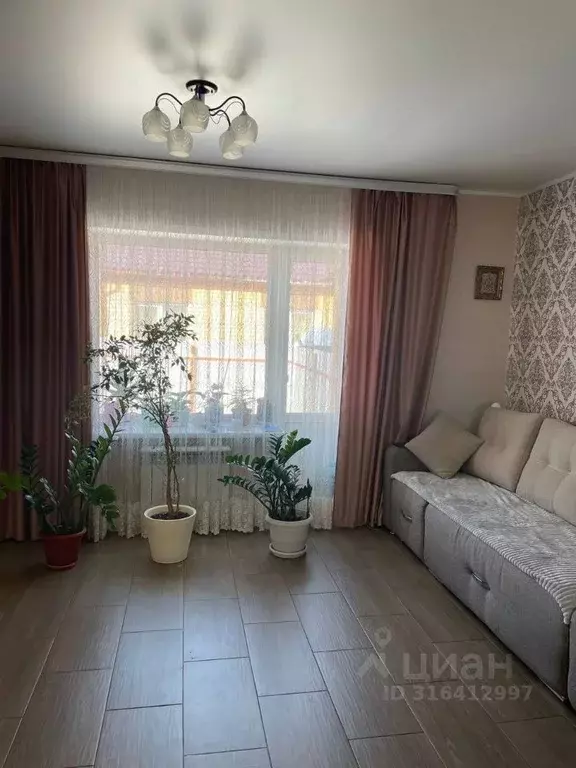 Таунхаус в Оренбургская область, Оренбургский район, с. Нежинка ул. ... - Фото 1