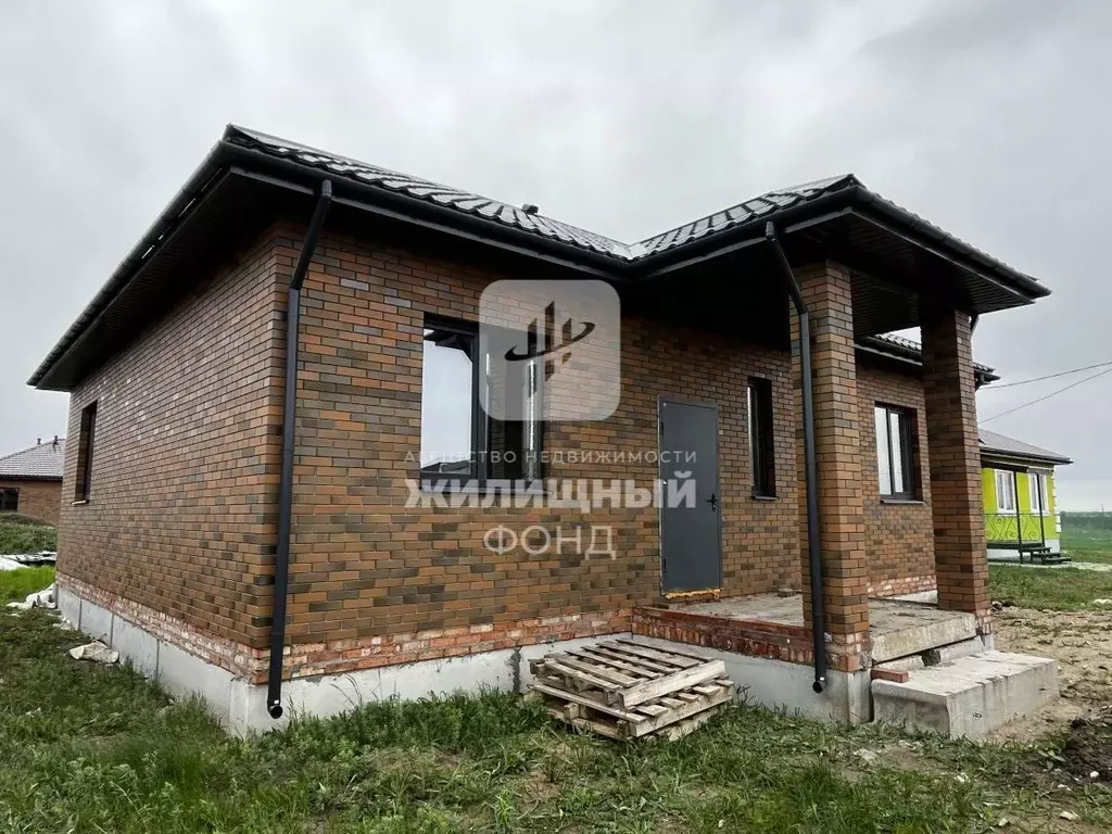 Дом в Саратовская область, Энгельсский район, Новопушкинское ... - Фото 2