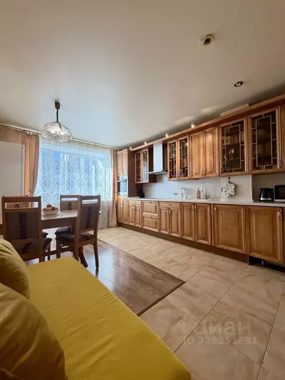 2-к кв. Кировская область, Киров ул. Казанская, 100 (71.6 м) - Фото 1