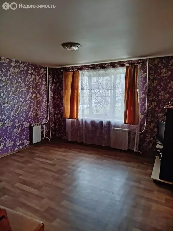 4-комнатная квартира: Каменск-Уральский, посёлок имени Чкалова, ... - Фото 1