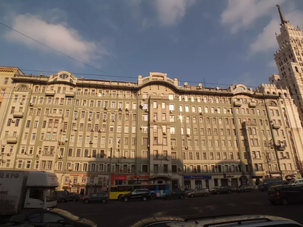 Продается 4-комнатная квартира - Фото 1