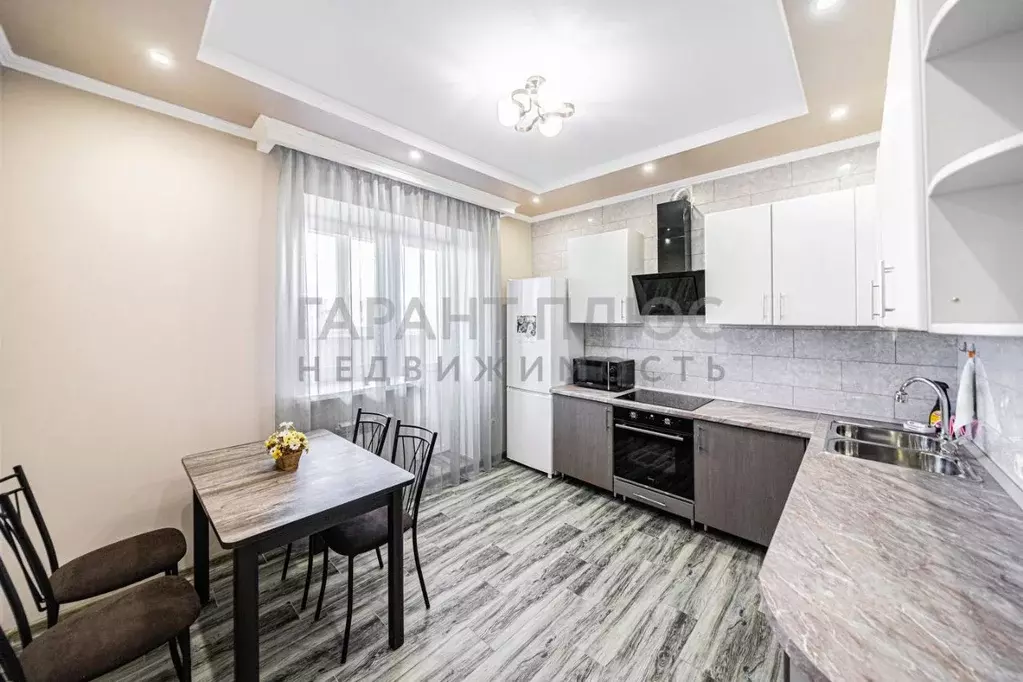 2-к кв. Липецкая область, Липецк ул. 50 лет НЛМК, 11 (70.0 м) - Фото 1