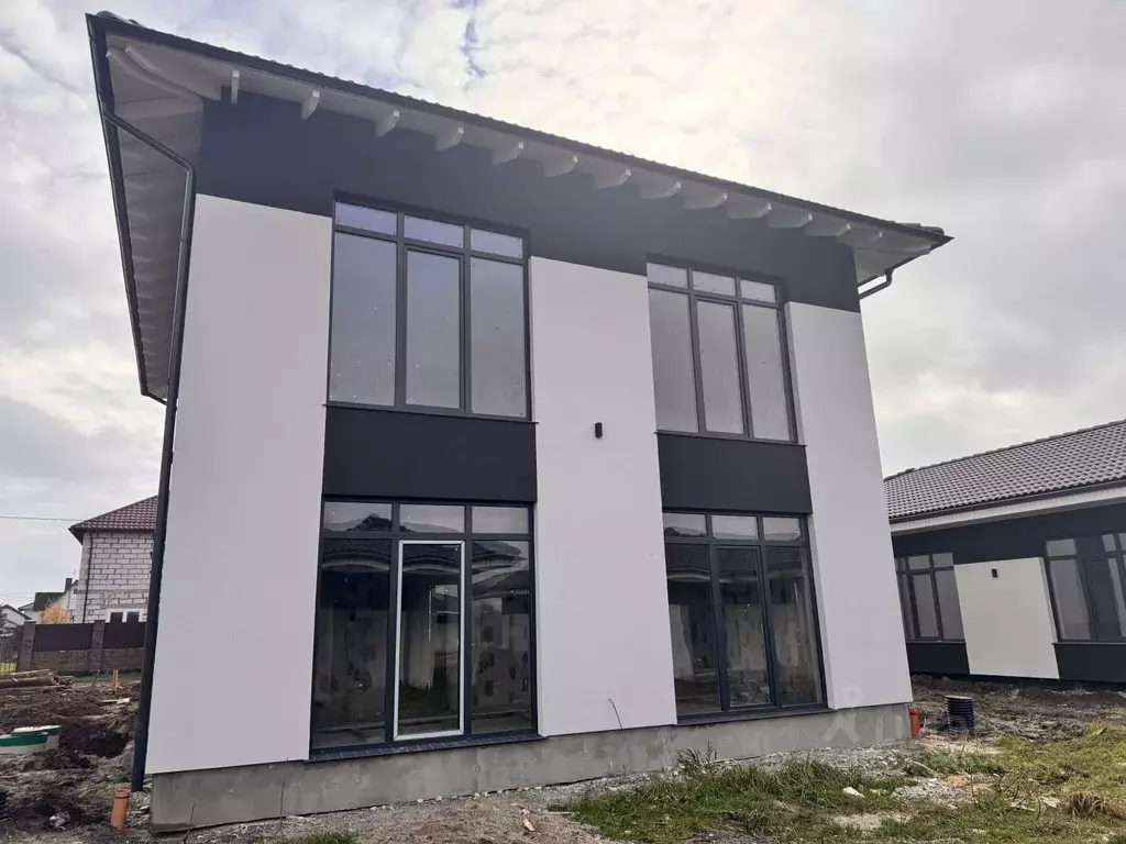 Дом в Калининградская область, Гурьевский муниципальный округ, пос. ... - Фото 1