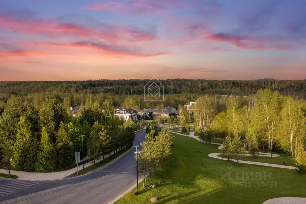 Участок в Московская область, Красногорск городской округ, д. ... - Фото 1