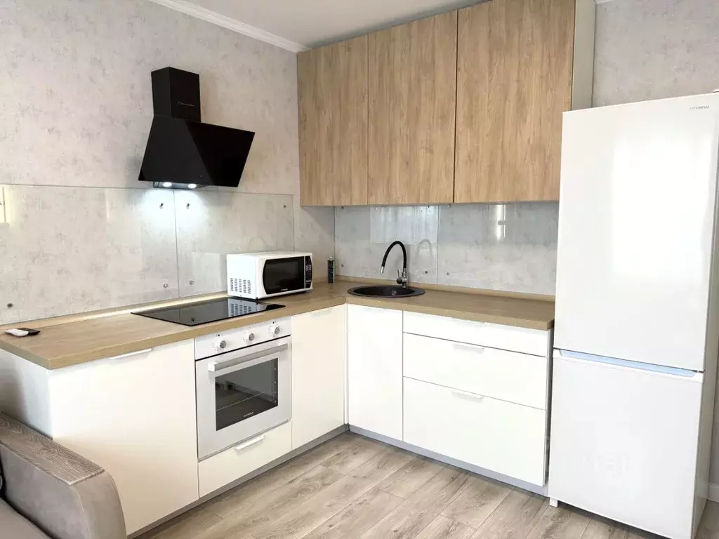 1-к кв. Тюменская область, Тюмень ул. Монтажников, 42 (40.0 м) - Фото 2