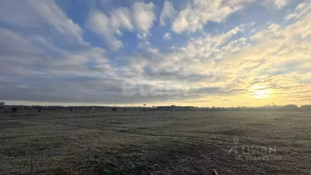 Участок в Крым, Симферопольский район, с. Мирное  (6.5 сот.) - Фото 0