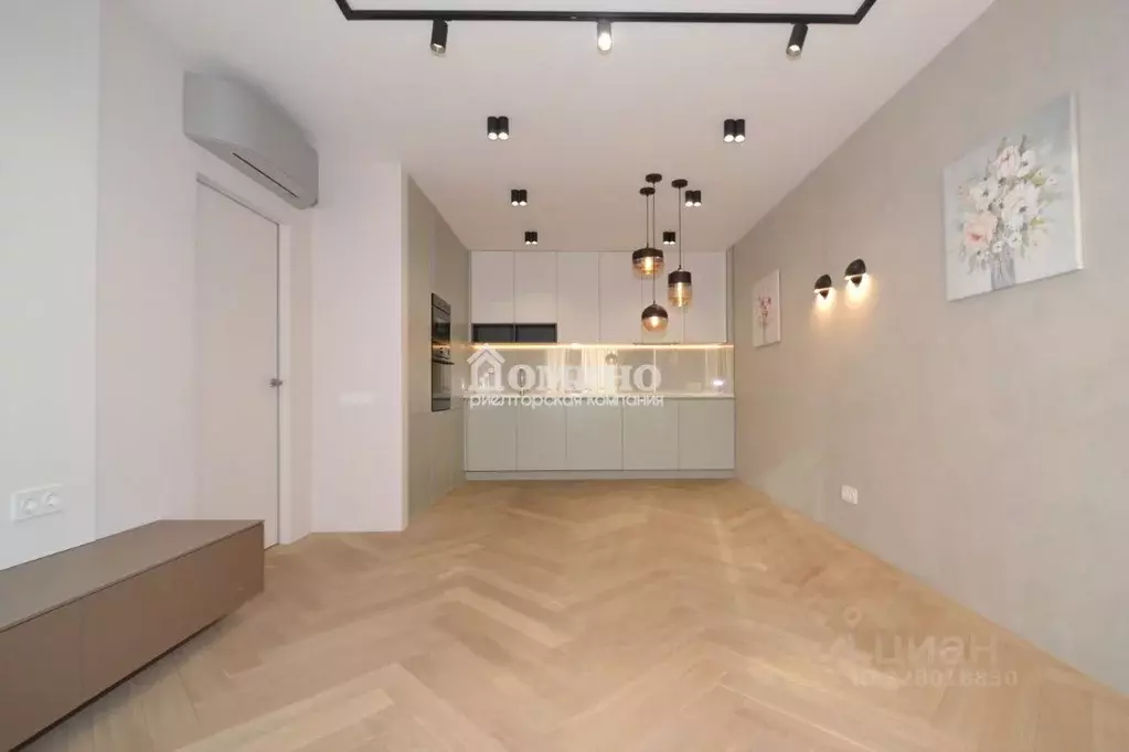 3-к кв. Тюменская область, Тюмень ул. Ю.-Р.Г. Эрвье, 32 (80.4 м) - Фото 1