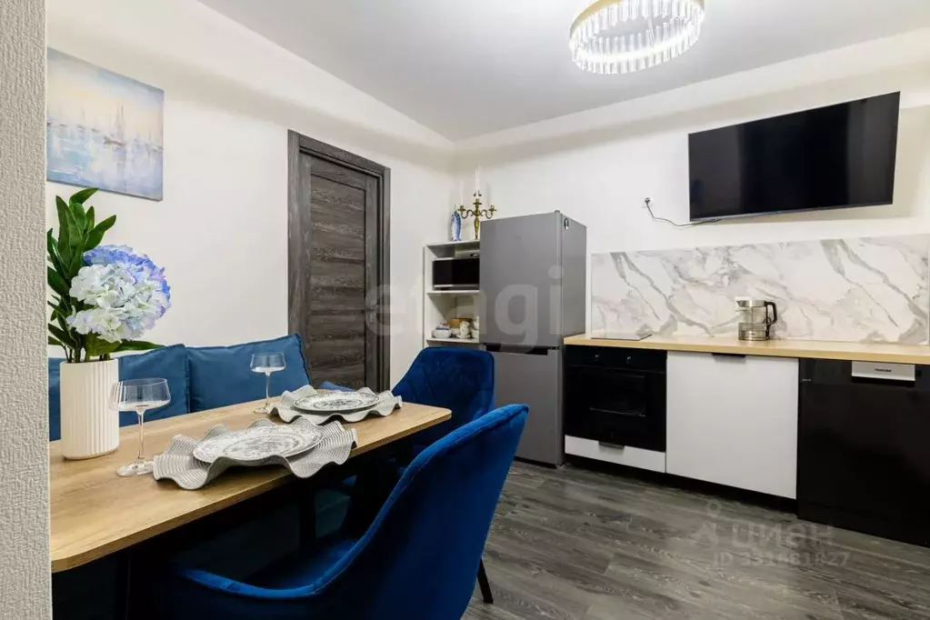 2-к кв. Санкт-Петербург ул. Ивинская, 19к1 (36.7 м) - Фото 0