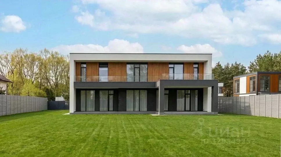 Коттедж в Московская область, Одинцовский городской округ, д. ... - Фото 1