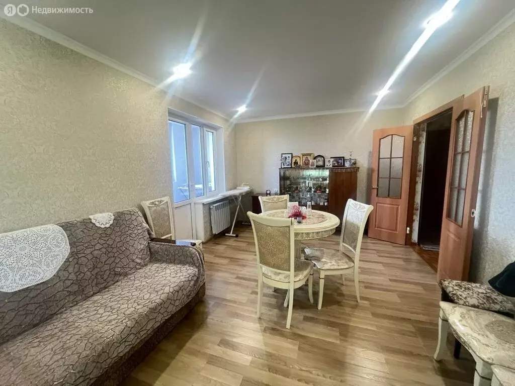 2-комнатная квартира: Владикавказ, улица Астана Кесаева, 5 (51 м) - Фото 1