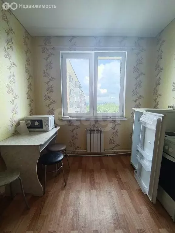 3-комнатная квартира: Ирбит, улица Стекольщиков, 6 (56.9 м) - Фото 2