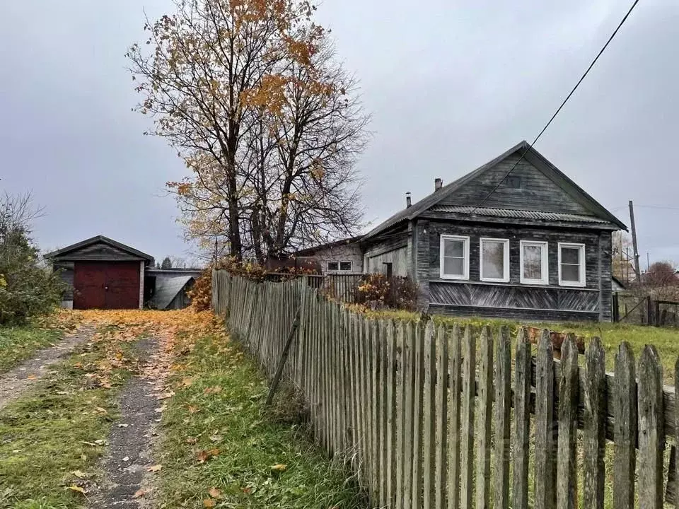 Дом в Новгородская область, Валдайский район, Едровское с/пос, с. ... - Фото 1