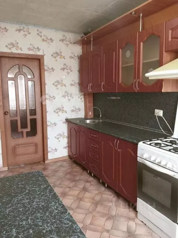 3-к кв. Чувашия, Цивильск Цивильский район, Юбилейная ул., 11 (58.7 м) - Фото 2