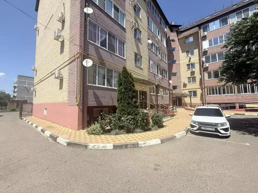 2-к кв. Краснодарский край, Динская ст-ца ул. Кирова, 107 (80.0 м) - Фото 1