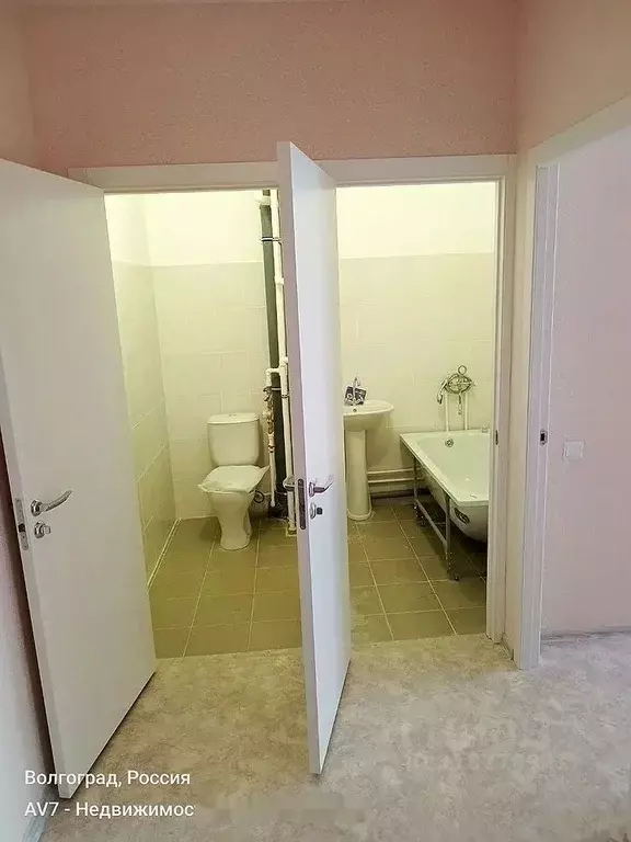 3-к кв. Волгоградская область, Волгоград ул. Ломоносова, 81 (63.0 м) - Фото 0