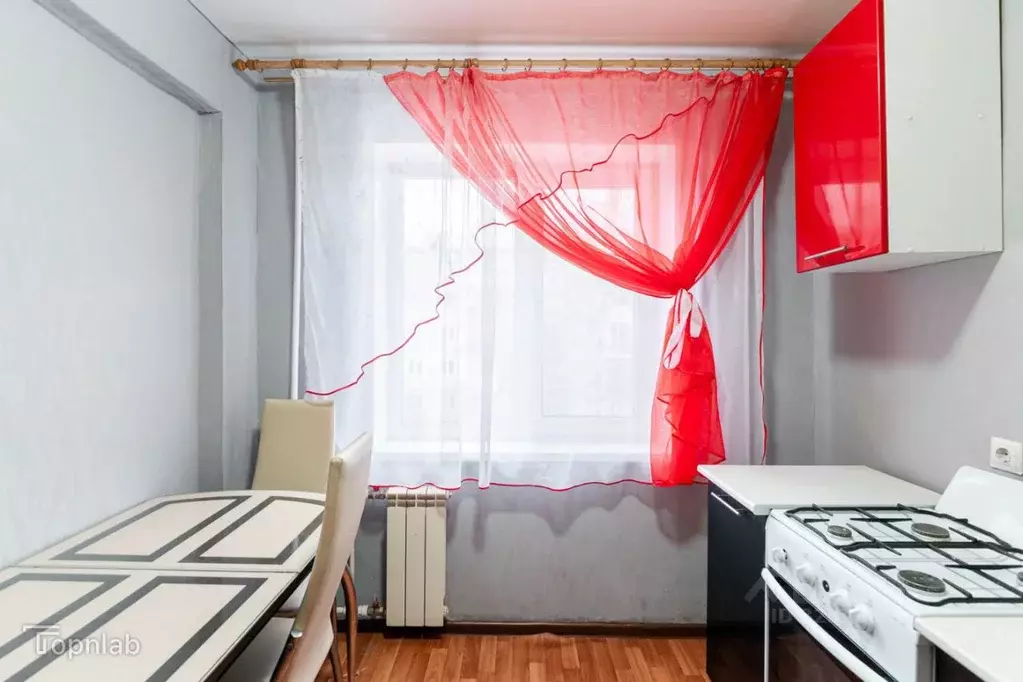 2-к кв. Омская область, Омск Городок Нефтяников мкр, ул. 22 Апреля, 16 ... - Фото 2